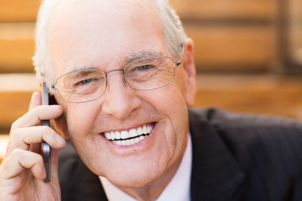 Perdeu Muitos Dentes ou Usa Dentadura? Reabilitação Oral Devolve Sua Segurança ao Sorrir