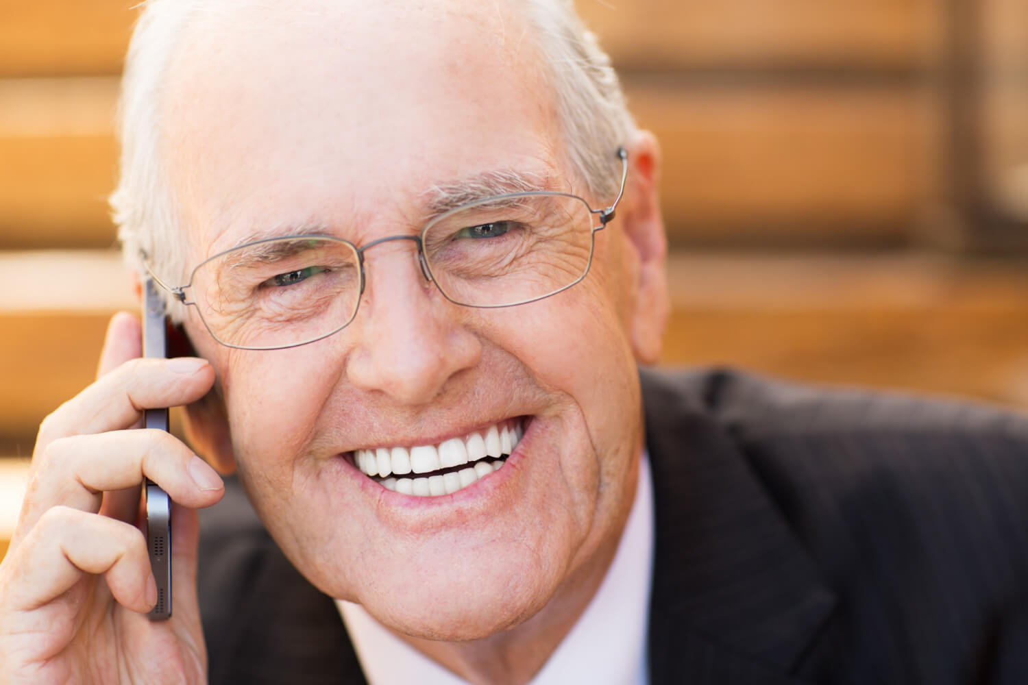 Perdeu Muitos Dentes ou Usa Dentadura? Reabilitação Oral Devolve Sua Segurança ao Sorrir